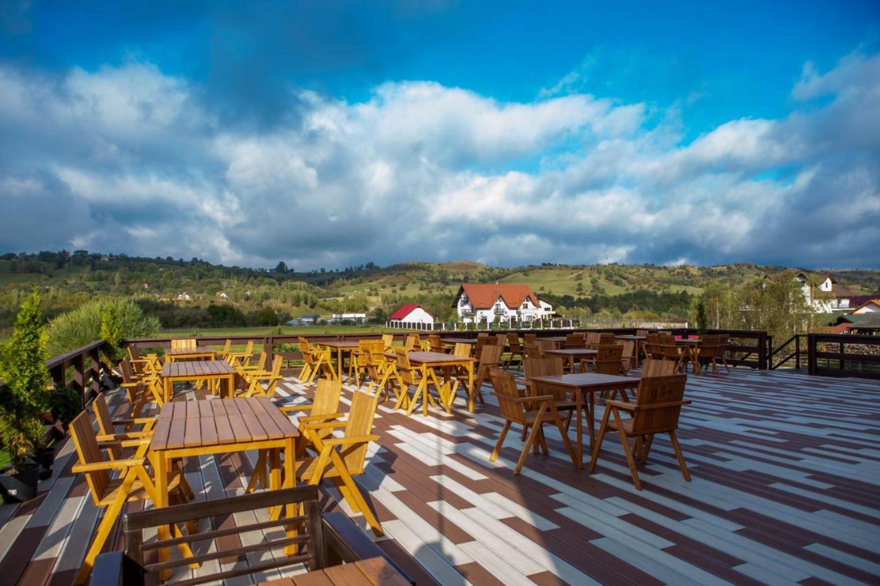 Hotel La Dolce Vita เซอร์เนช ภายนอก รูปภาพ